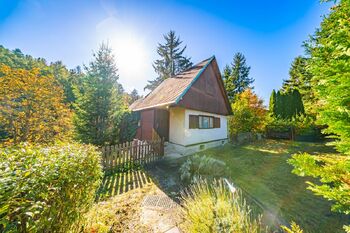 přední pohled na chatu - Prodej chaty / chalupy 70 m², Družec