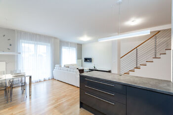 Obývací pokoj - Prodej domu 201 m², Praha 4 - Libuš