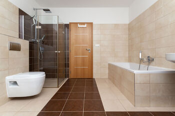 Hlavní koupelna - Prodej domu 201 m², Praha 4 - Libuš
