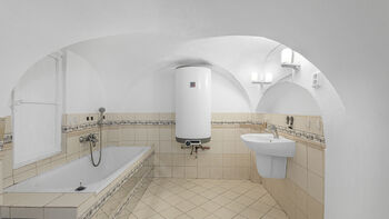 Prodej nájemního (činžovního) domu 306 m², Domažlice