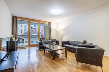Obývací pokoj - Prodej bytu 3+kk v osobním vlastnictví 99 m², Praha 3 - Žižkov