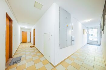 Prodej bytu 1+kk v družstevním vlastnictví 33 m², Jesenice