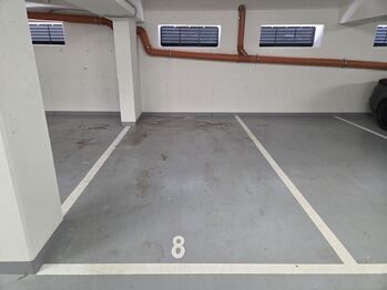 Garážové stání - Pronájem bytu 1+kk v osobním vlastnictví 37 m², České Budějovice