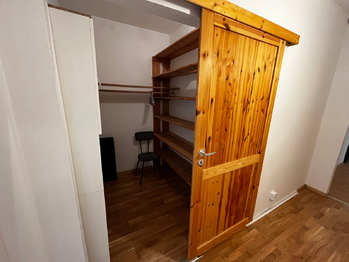 Šatna - Prodej bytu 3+1 v osobním vlastnictví 68 m², Vsetín