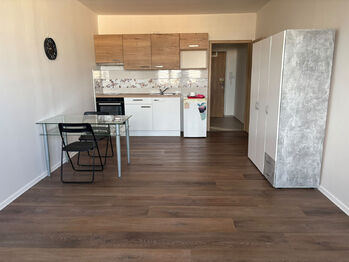 Pronájem bytu 1+kk v osobním vlastnictví 30 m², Hradec Králové