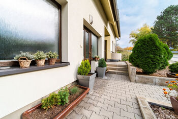 Velkorysý byt 4+kk, 175 m² s garáží, balkonem a zahradou, ulice Podstránská, Brno - Slatina - Prodej bytu 4+kk v osobním vlastnictví 175 m², Brno