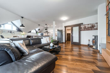 Velkorysý byt 4+kk, 175 m² s garáží, balkonem a zahradou, ulice Podstránská, Brno - Slatina - Prodej bytu 4+kk v osobním vlastnictví 175 m², Brno 