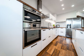 Velkorysý byt 4+kk, 175 m² s garáží, balkonem a zahradou, ulice Podstránská, Brno - Slatina - Prodej bytu 4+kk v osobním vlastnictví 175 m², Brno