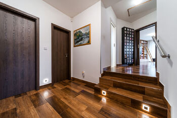 Velkorysý byt 4+kk, 175 m² s garáží, balkonem a zahradou, ulice Podstránská, Brno - Slatina - Prodej bytu 4+kk v osobním vlastnictví 175 m², Brno