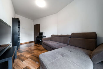 Velkorysý byt 4+kk, 175 m² s garáží, balkonem a zahradou, ulice Podstránská, Brno - Slatina - Prodej bytu 4+kk v osobním vlastnictví 175 m², Brno