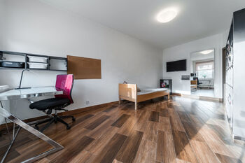 Velkorysý byt 4+kk, 175 m² s garáží, balkonem a zahradou, ulice Podstránská, Brno - Slatina - Prodej bytu 4+kk v osobním vlastnictví 175 m², Brno