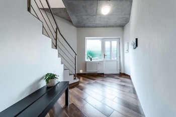 Velkorysý byt 4+kk, 175 m² s garáží, balkonem a zahradou, ulice Podstránská, Brno - Slatina - Prodej bytu 4+kk v osobním vlastnictví 175 m², Brno