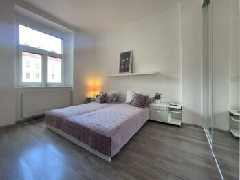Pronájem bytu 2+kk v osobním vlastnictví 51 m², Praha 7 - Holešovice