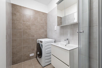 Prodej bytu 1+kk v družstevním vlastnictví 20 m², Praha 3 - Žižkov
