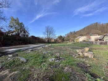 Prodej pozemku 1071 m², Biskupice