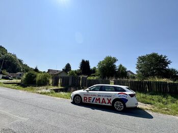Prodej pozemku 1071 m², Biskupice