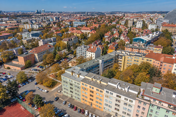 Dron - pohled od Hagiboru - Prodej bytu 2+kk v osobním vlastnictví 43 m², Praha 3 - Vinohrady
