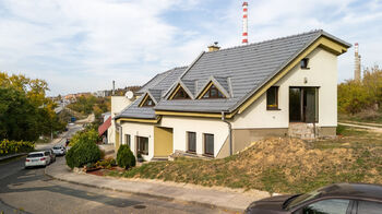Stylový byt 2+kk se šatnou a parkováním, 71 m², ulice Podstránská, Brno – Slatina - Prodej bytu 2+kk v osobním vlastnictví 71 m², Brno