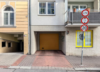 Prodej garážového stání, Praha 8 - Libeň