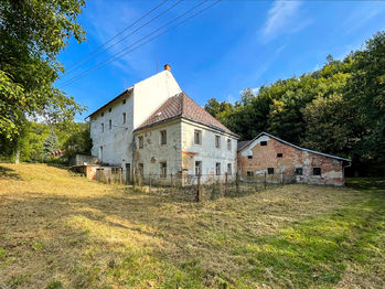 Prodej zemědělského objektu, 925 m2, Chvalkovice