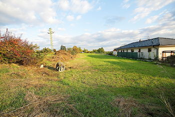 Prodej pozemku, 2357 m2, Střemy