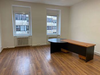 Pronájem komerčního prostoru (kanceláře), 119 m2, Ústí nad Labem