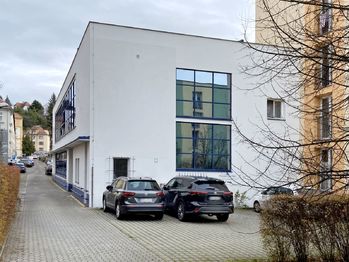 Pronájem komerčního objektu (administrativní budova), 360 m2, Český Krumlov