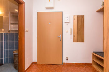 Prodej bytu 2+kk v osobním vlastnictví, 55 m2, Praha 10 - Dolní Měcholupy