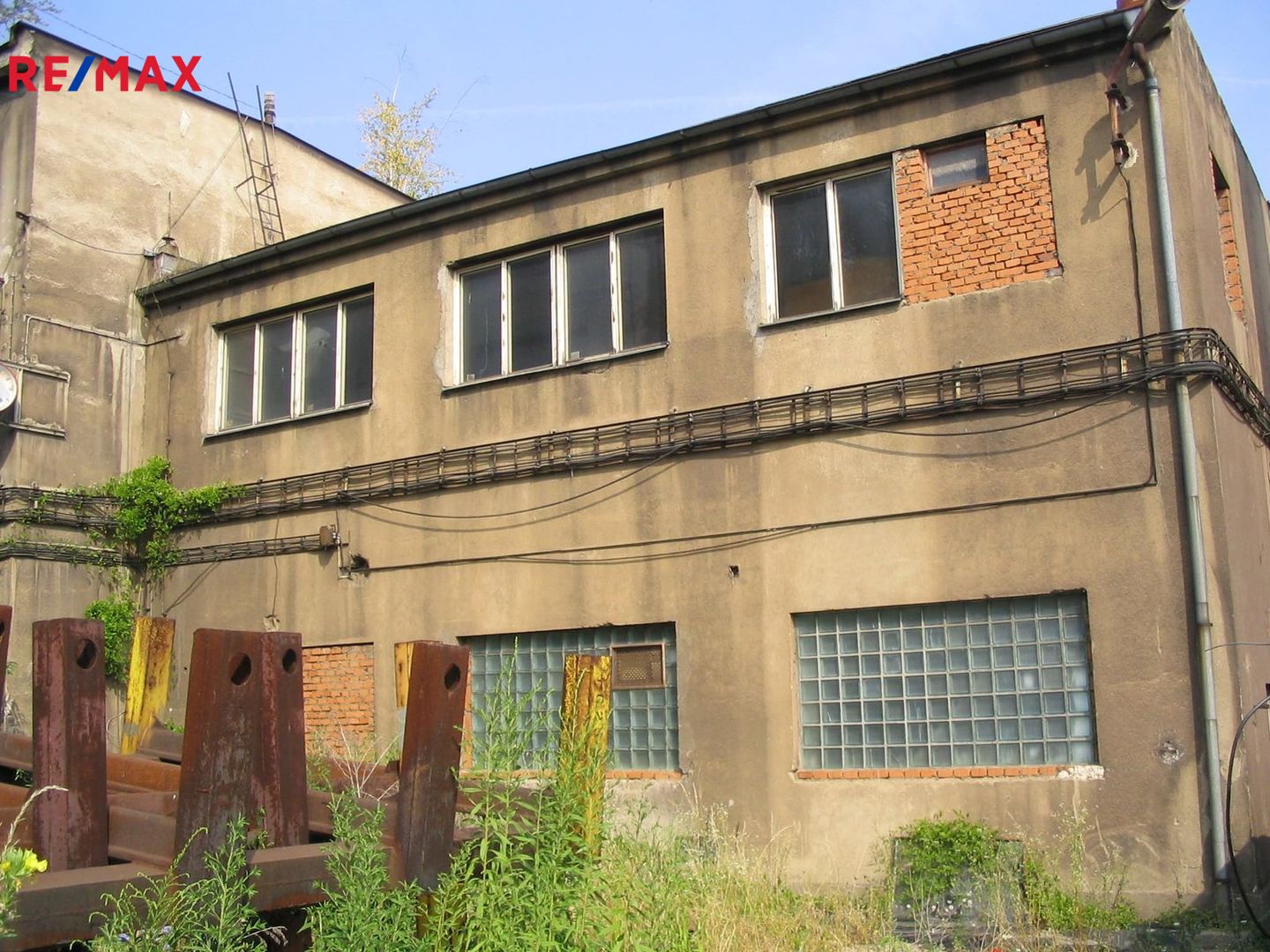 Pronájem komerčního objektu (průmyslový areál), 310 m2, Králův Dvůr