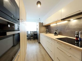 Prodej bytu 3+1 v osobním vlastnictví, 82 m2, Praha 6 - Řepy