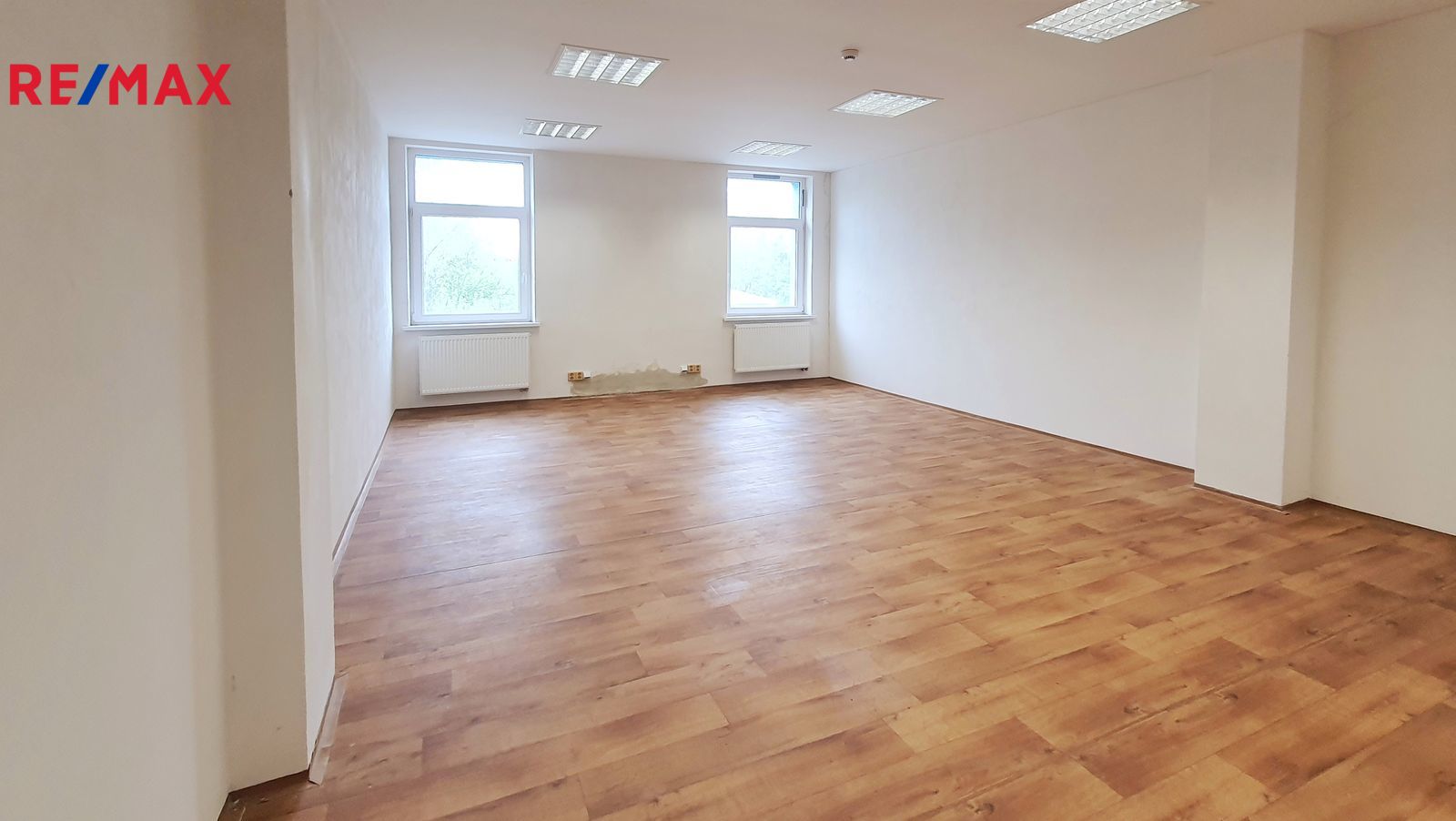 Pronájem komerčního prostoru (kanceláře), 39 m2, Kuřim