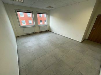 Pronájem komerčního prostoru (kanceláře), 21 m2, Hodonín