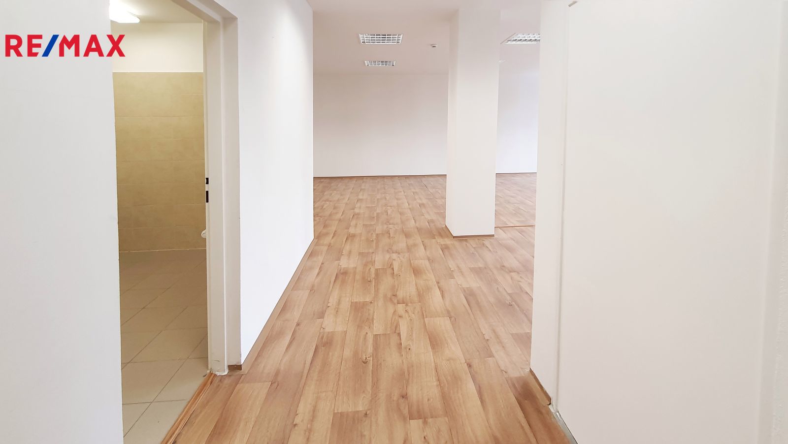 Pronájem komerčního prostoru (kanceláře), 86 m2, Kuřim