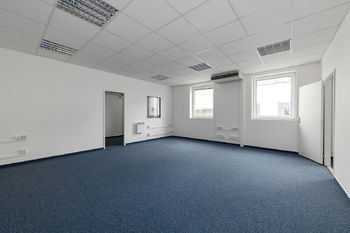 Pronájem komerčního prostoru (kanceláře), 93 m2, Praha 9 - Libeň