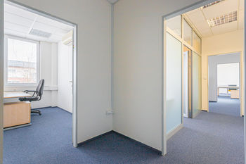 Pronájem komerčního prostoru (kanceláře), 92 m2, Praha 5 - Zličín