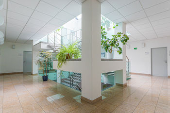 Pronájem komerčního prostoru (kanceláře), 92 m2, Praha 5 - Zličín