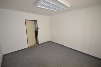 Pronájem komerčního prostoru (kanceláře), 23 m2, Brno