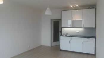 Pronájem bytu 1+kk v osobním vlastnictví, 32 m2, Praha 5 - Zličín