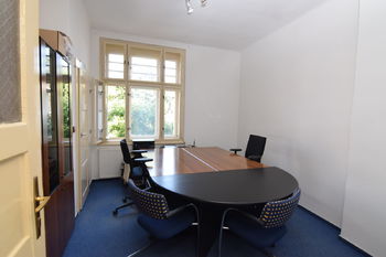 Pronájem komerčního prostoru (kanceláře), 40 m2, Nymburk