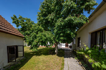 Prodej komerčního objektu (výroba), 320 m2, Jevišovice