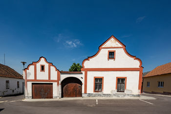 Prodej komerčního objektu (výroba), 320 m2, Jevišovice