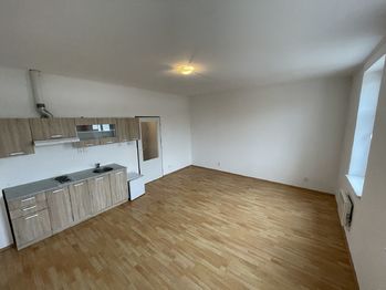 Pronájem bytu 1+kk v osobním vlastnictví, 31 m2, Hluboká nad Vltavou
