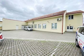 Pronájem komerčního prostoru (obchodní), 370 m2, Brno