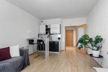 Prodej bytu 1+kk v osobním vlastnictví, 30 m2, Praha 5 - Zličín