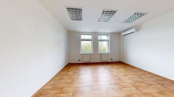 Pronájem komerčního prostoru (kanceláře), 25 m2, Kuřim