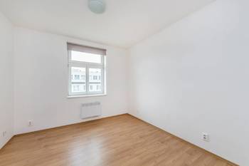 Pronájem bytu 2+kk v osobním vlastnictví, 38 m2, Praha 5 - Smíchov