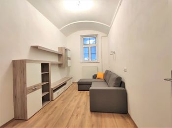 Pronájem bytu 1+1 v osobním vlastnictví, 26 m2, Praha 5 - Smíchov