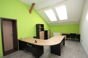 Pronájem komerčního prostoru (kanceláře), 31 m2, Kolín