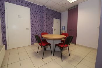 Pronájem komerčního prostoru (kanceláře), 53 m2, Pardubice
