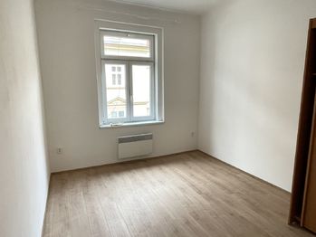 Pronájem bytu 1+1 v osobním vlastnictví, 30 m2, Praha 5 - Smíchov